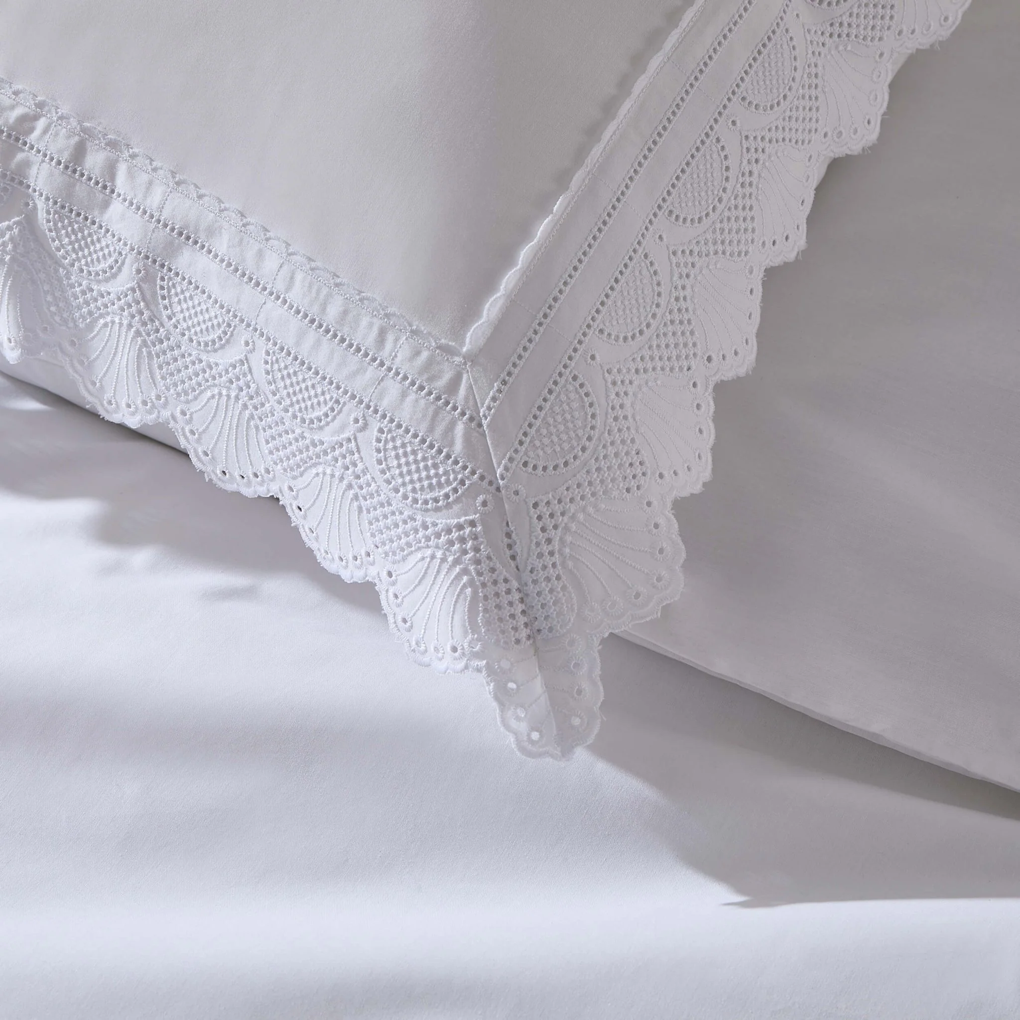 Alice Lace Border 200 Thread Count Oxford Cushion Cover - White - Image 4