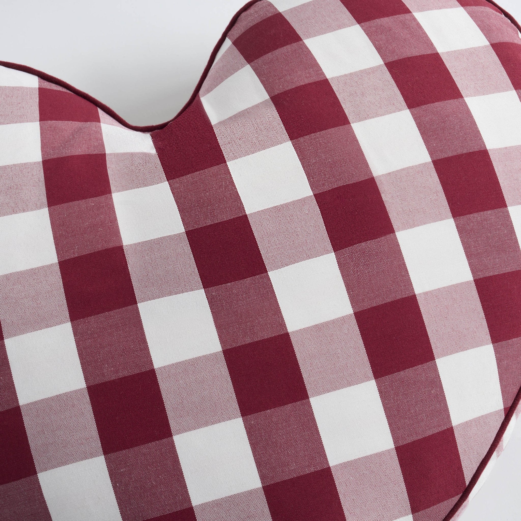 Beau Gingham Love Heart Dog Bed - White/Red - Image 8
