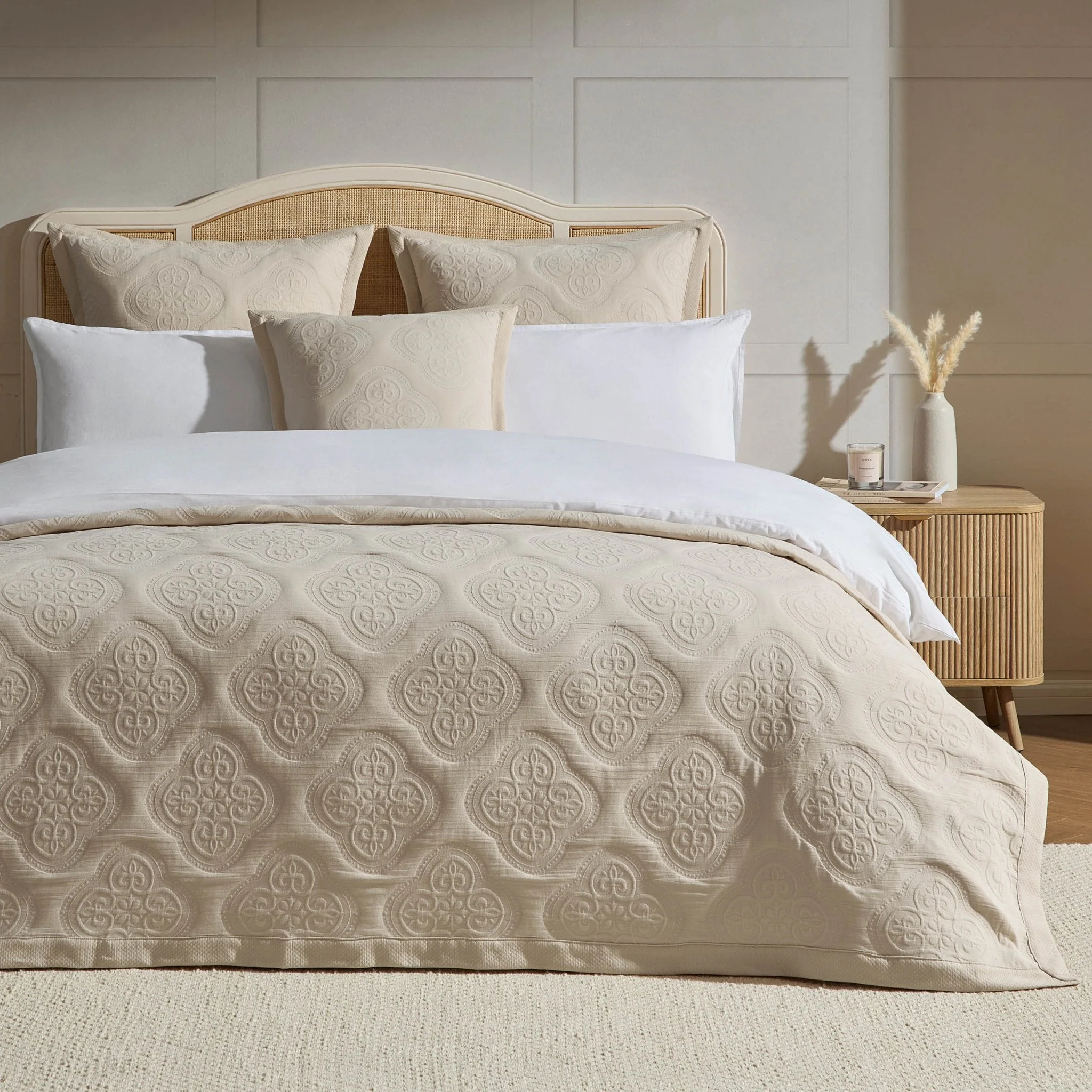 Cannes Matelassé Bedspread - Wheat