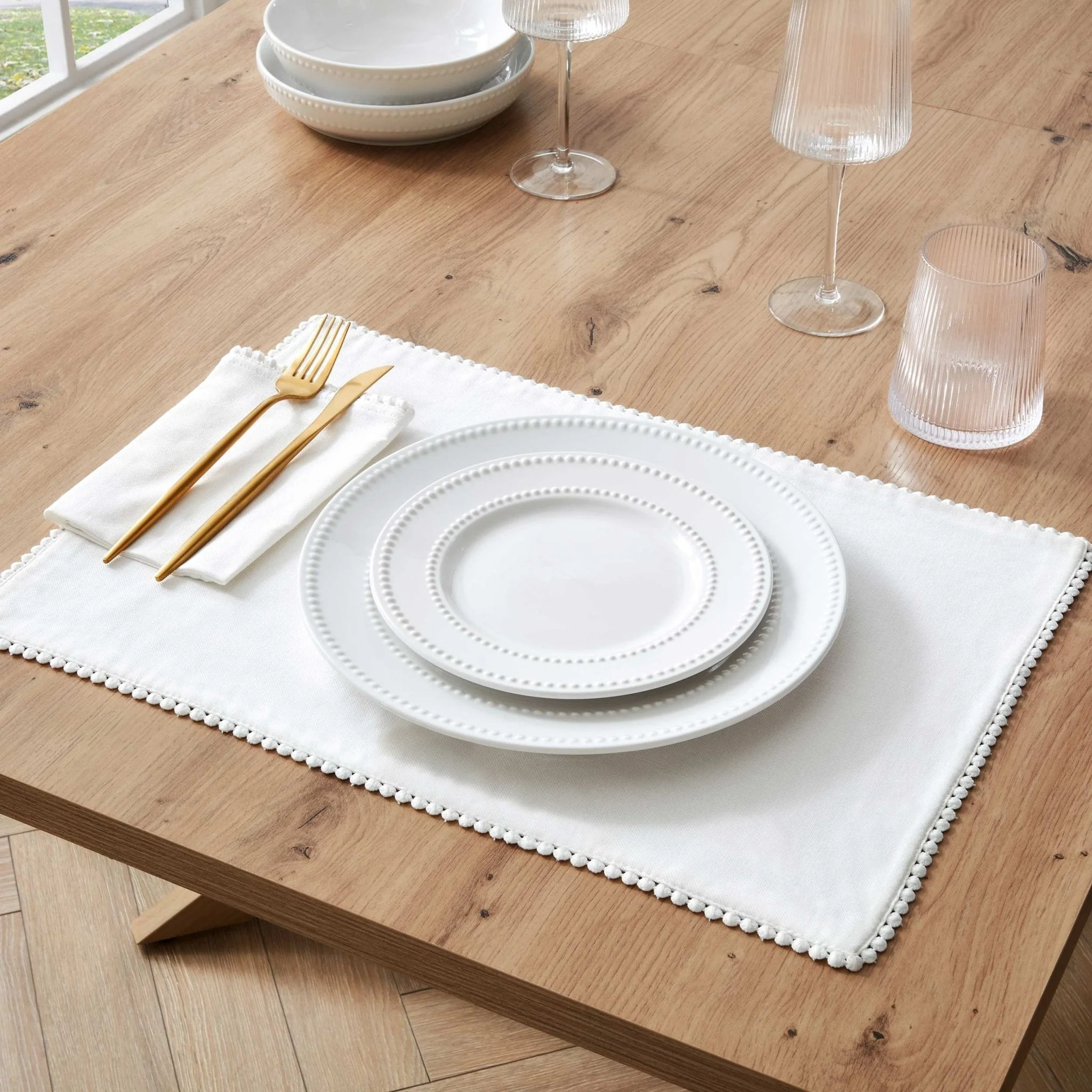 Girona Set of 4 Pom Pom Placemats - White