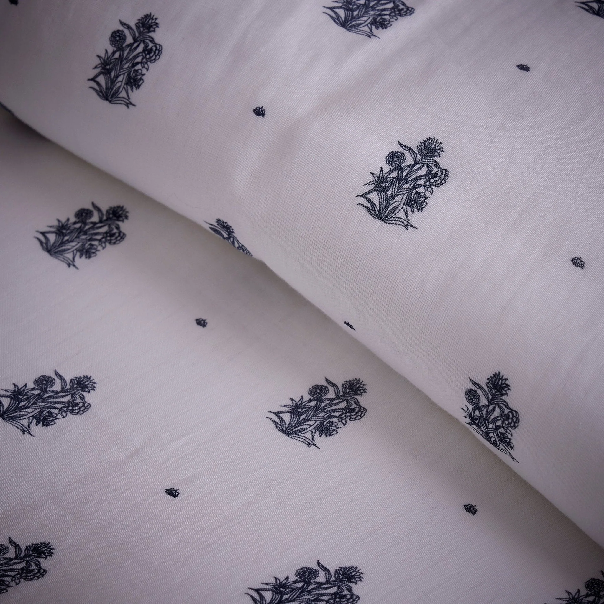 Lille Printed Muslin Duvet Cover & Pillowcase Set - Off White - Image 2