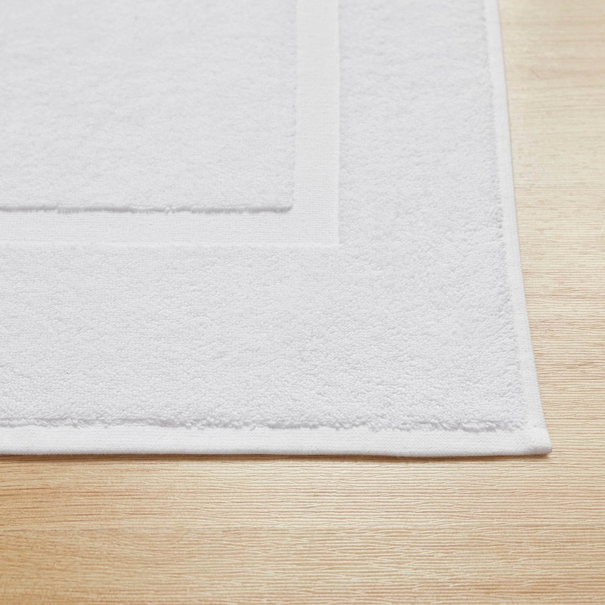 Milos Plain Picture Frame Bath Mat - White - Image 2