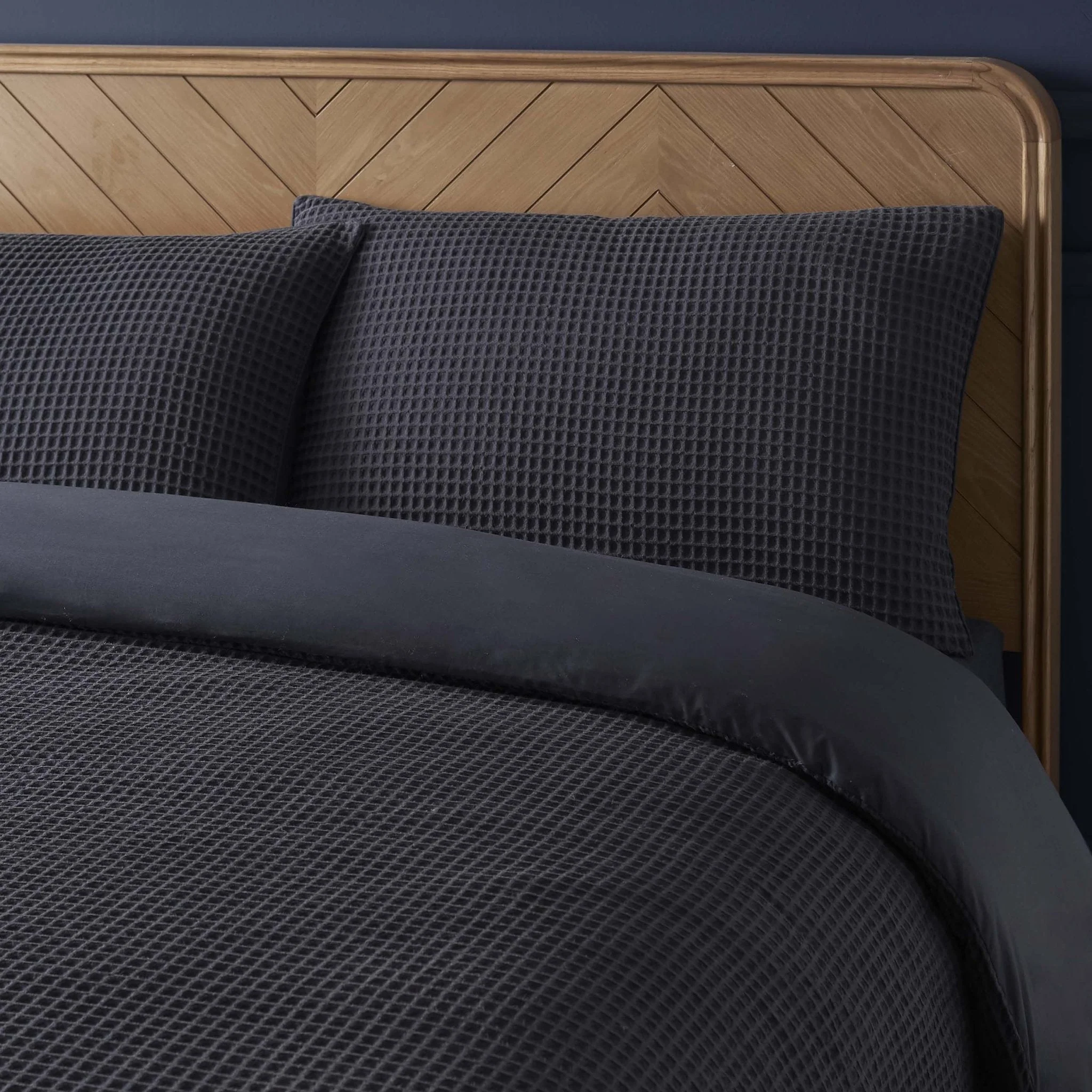 Portofino Waffle 100% Cotton Pair of Pillowcases 200 Thread Count - Midnight Navy