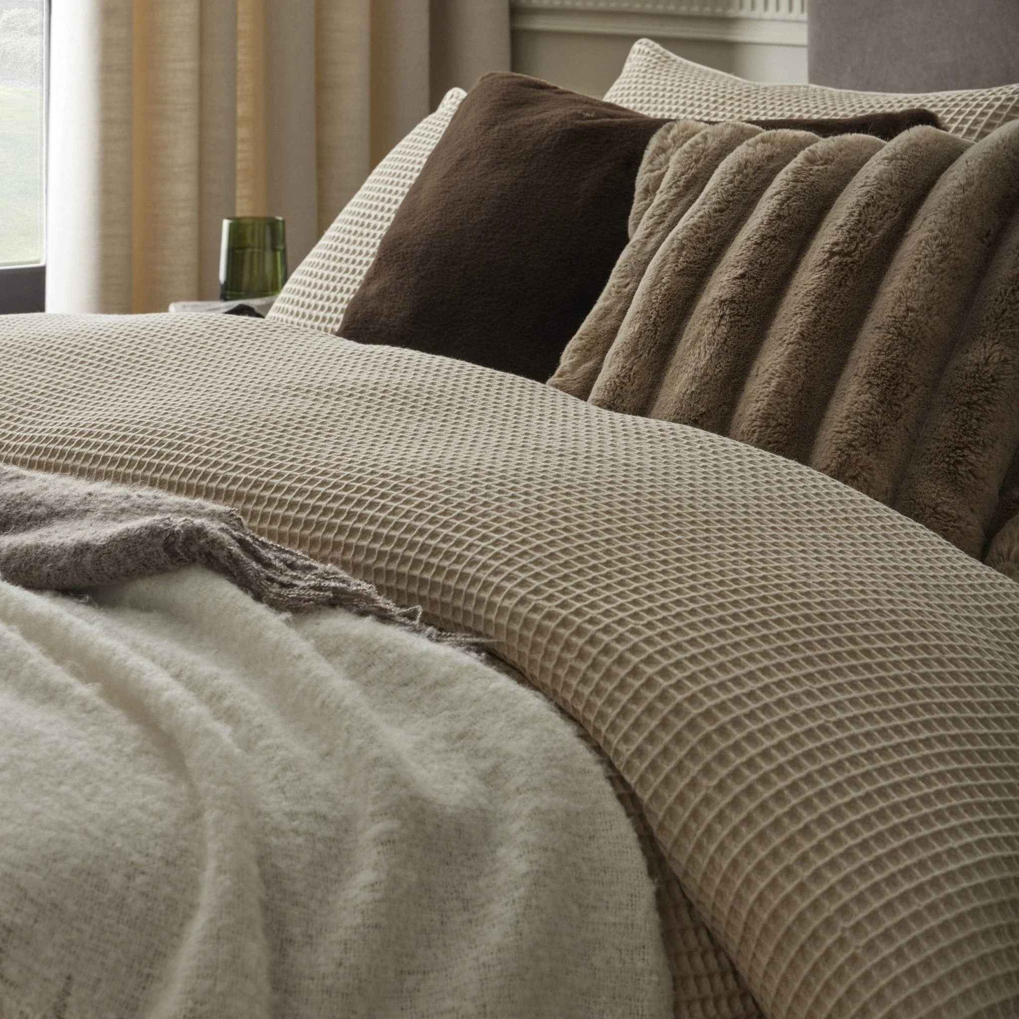 Portofino Waffle 100% Cotton Pair of Pillowcases 200 Thread Count - Natural - Image 6