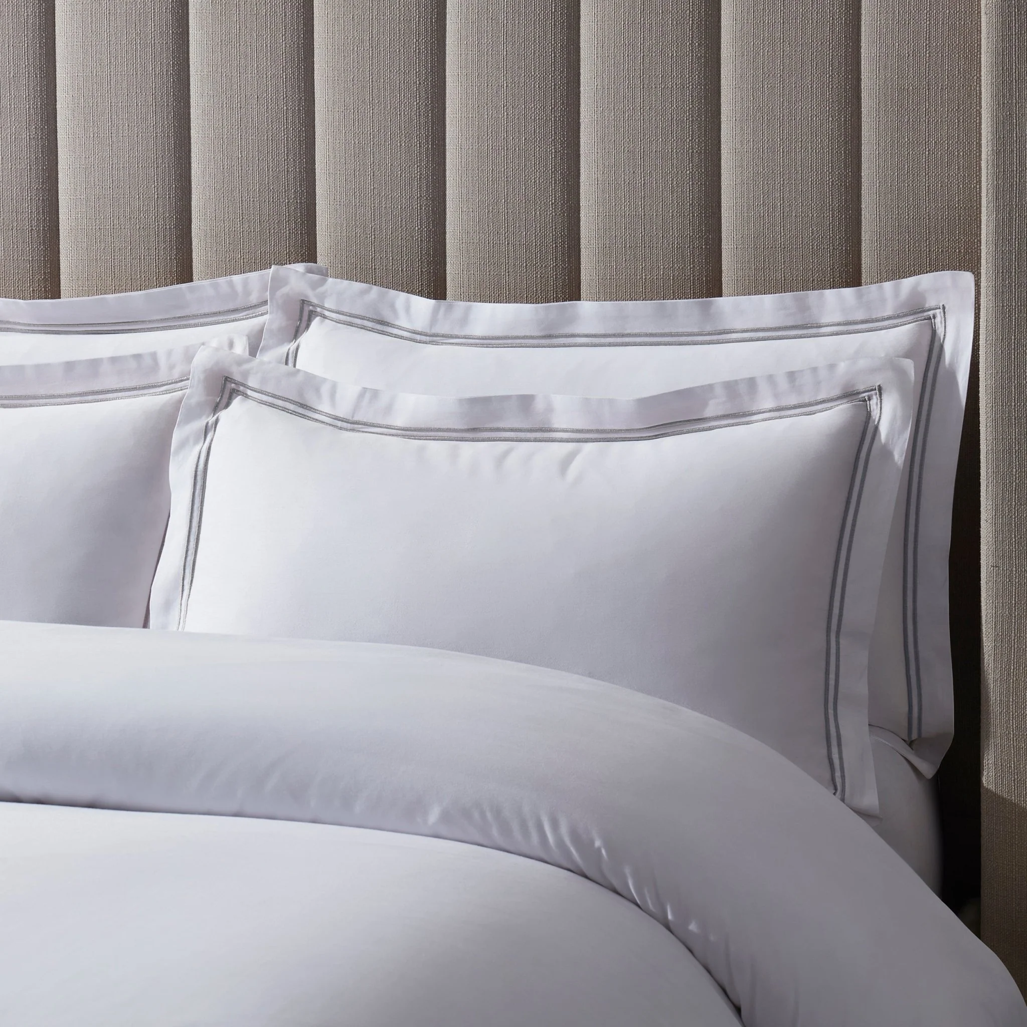 Regent Embroidered 100% Cotton Duvet Cover 400 Thread Count - Grey - Image 5
