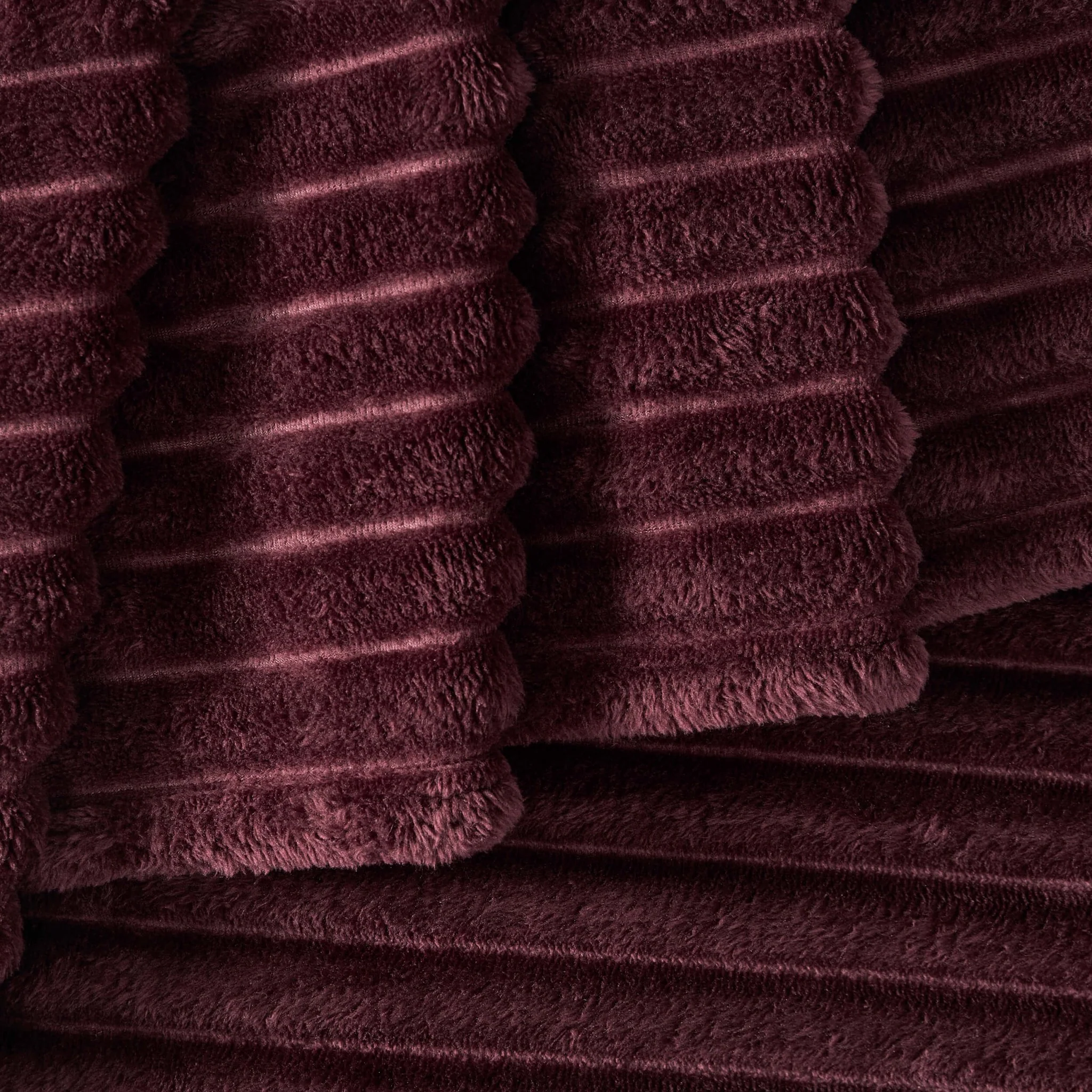Ribbed Flannel Faux Fur Throw - Aubergine