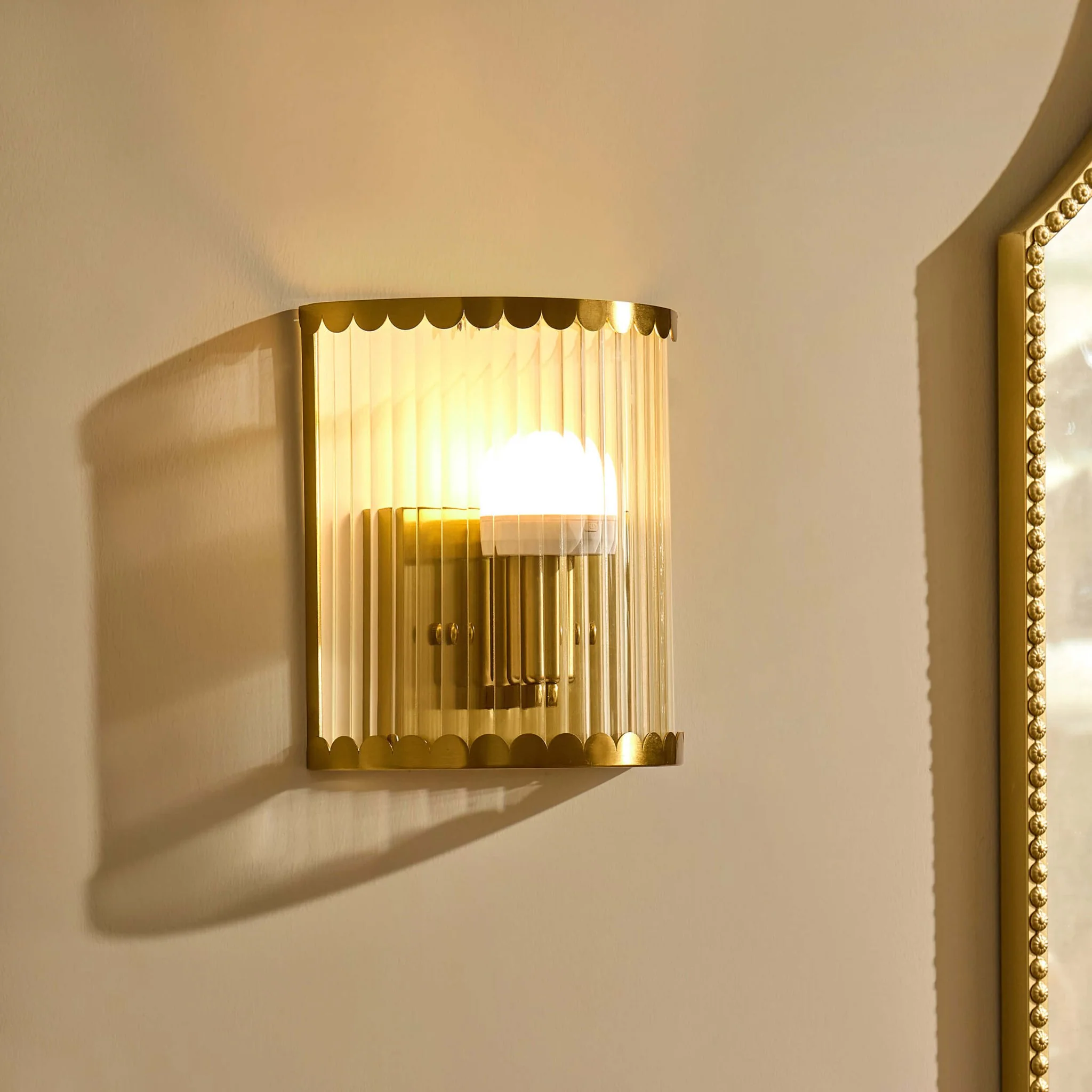 Rosie Glass Scallop Wall Light - Gold