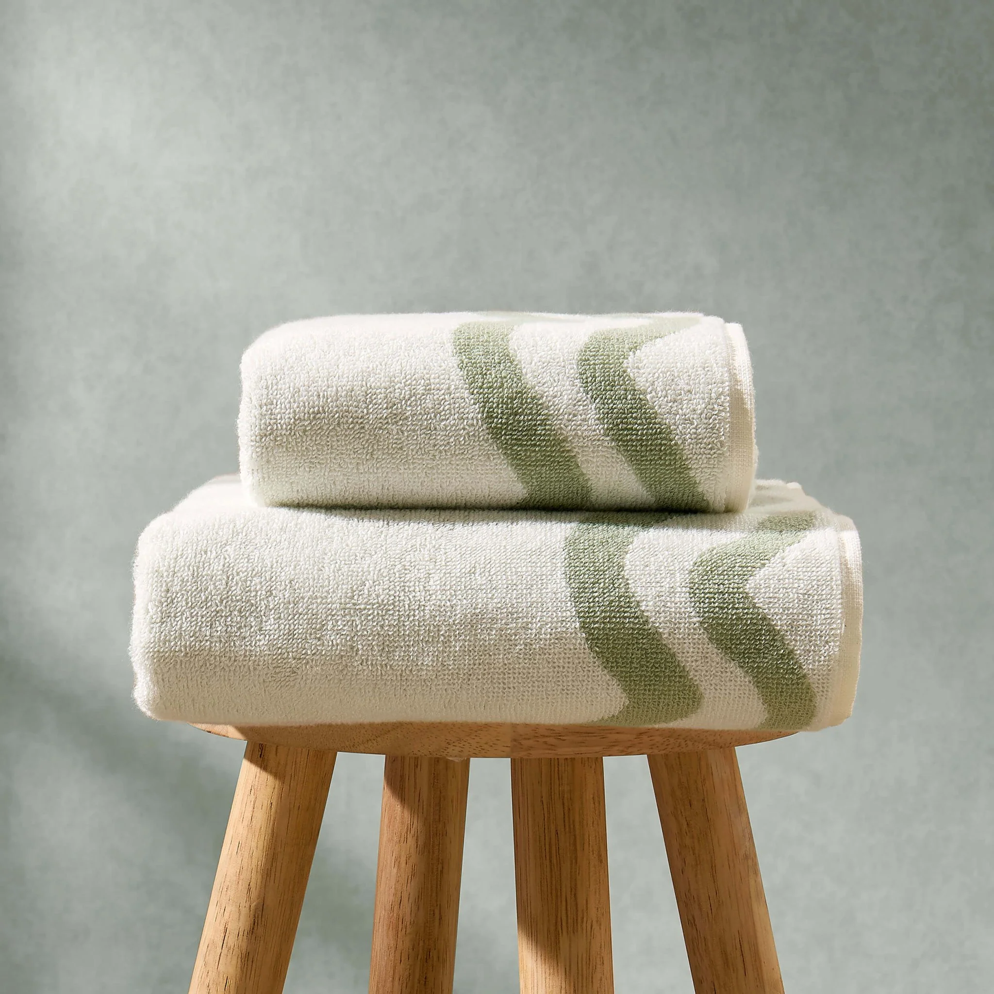Scalloped Cotton Towels - Off-White/Olive